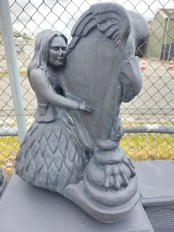 Vrouw met harp
