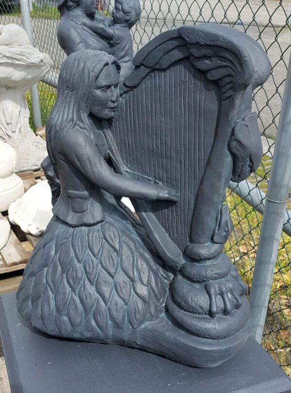 Vrouw met harp