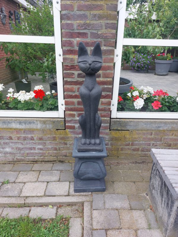 Kat - modern - met sokkel model 3