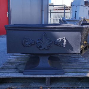 Bloembak op voet - Sierornament